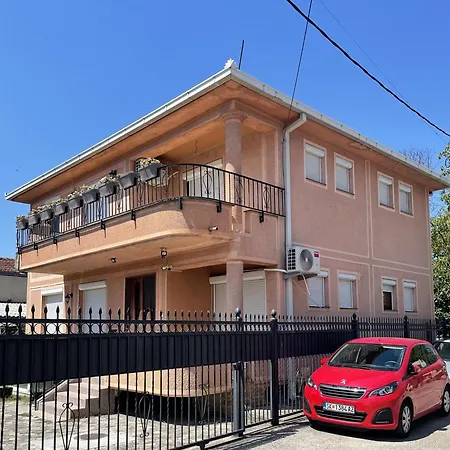Apartment Steri's House *
